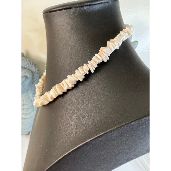Rose quartz chip necklace. 17” - Picture 2 of 4